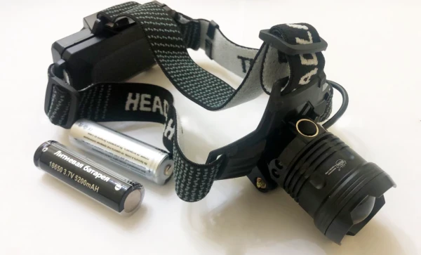 Фонарь налобный Без бренда PG8035 от аккумулятора 3 режима+ZOOM черный