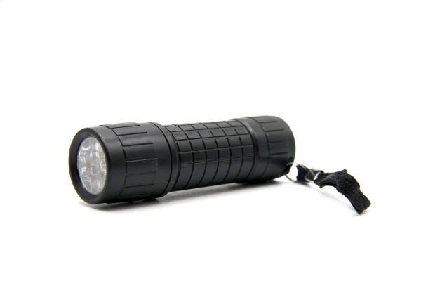 Фонарь универсальный Без бренда 509 от батареек черный