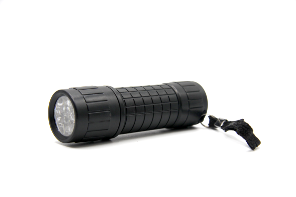 Фонарь универсальный Без бренда 509 от батареек черный