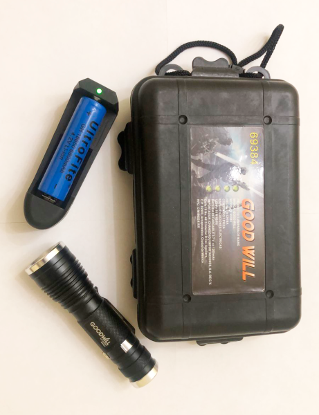 Фонарь универсальный Без бренда Good will 69384 от аккумулятора 3 режима+ZOOM черный